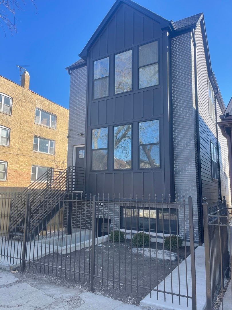 538 Lawndale Avenue — Chicago, IL 60624