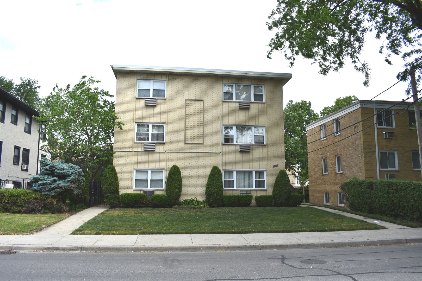 711 Austin Street #301 — Evanston, IL 60202
