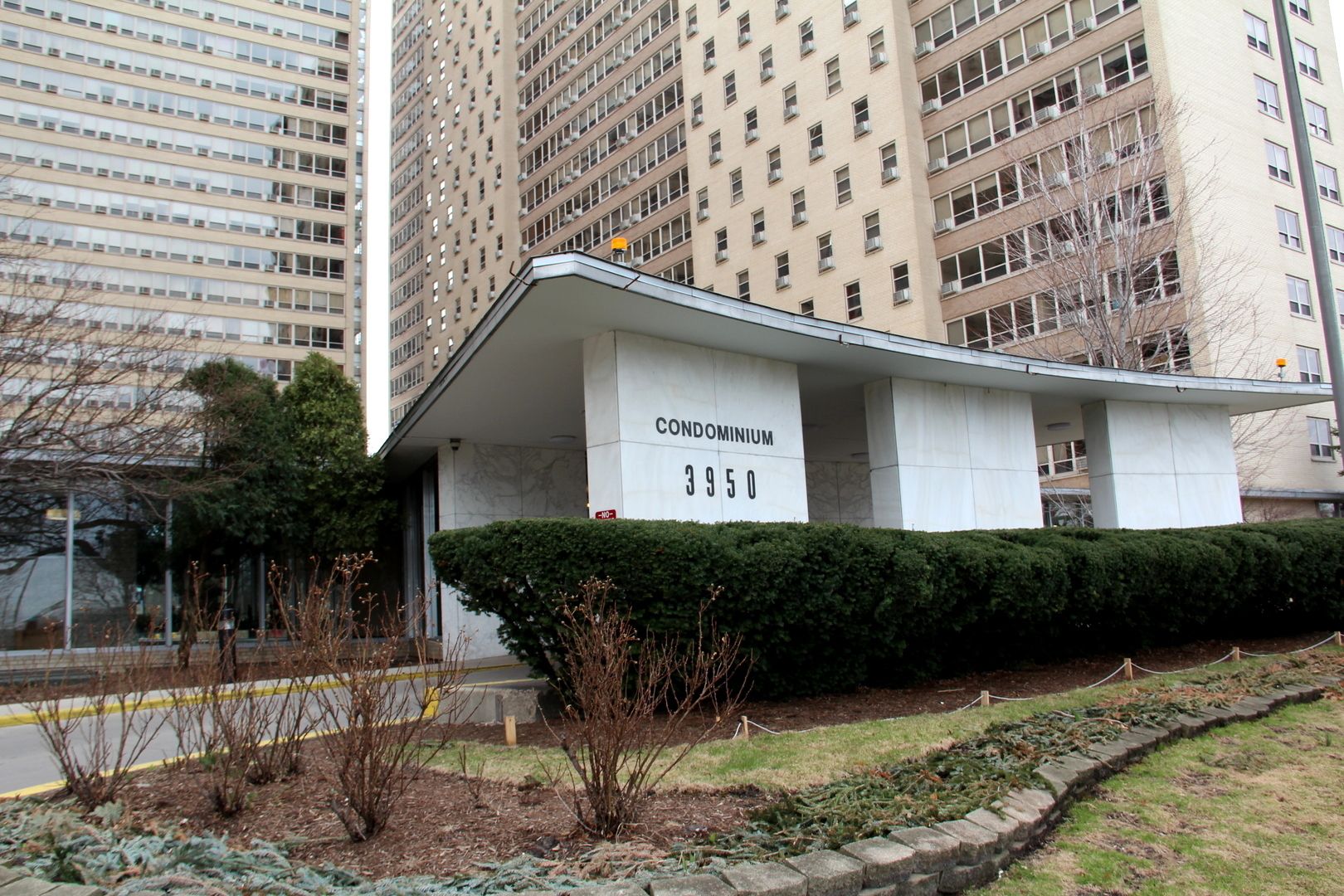 3950 N LAKE SHORE Drive #801 — Chicago, IL 60613