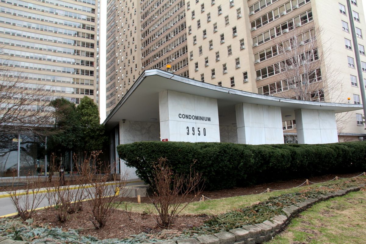 3950 LAKE SHORE Drive, Chicago, IL 60613
