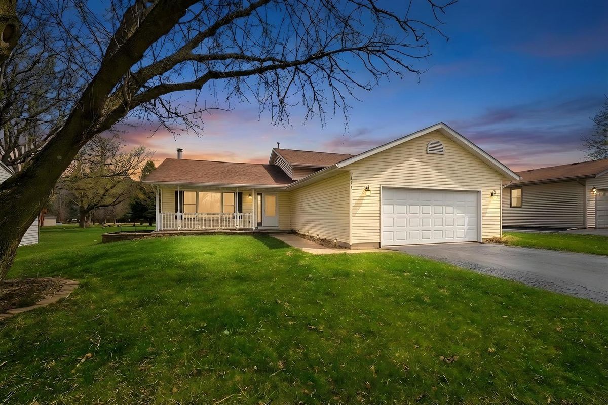 2211 Candlewick Drive, Poplar Grove, IL 61065