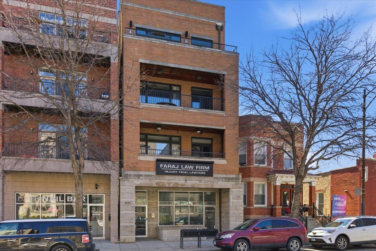 1935 Belmont Avenue, Chicago, IL 60657