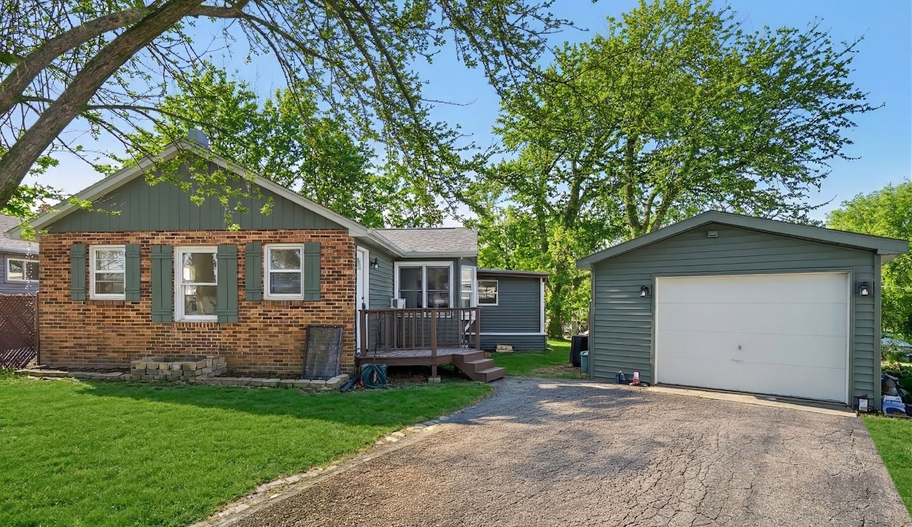 26814 N Genesee Street — Wauconda, IL 60084