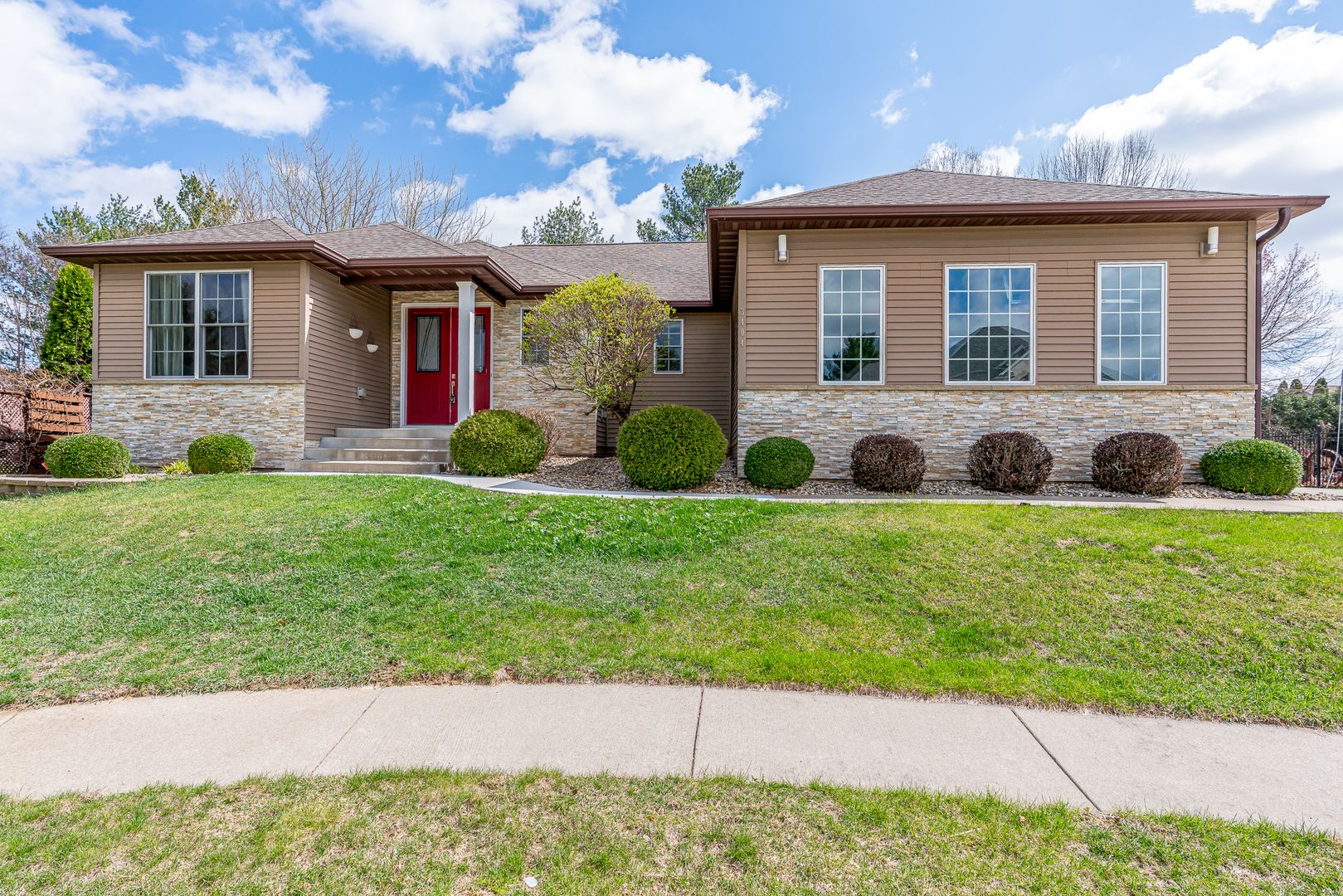 3404 77TH Street Court — Moline, IL 61265