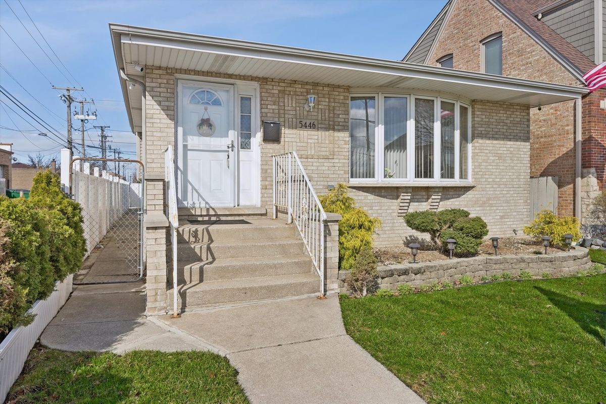 5446 Rutherford Avenue, Chicago, IL 60638