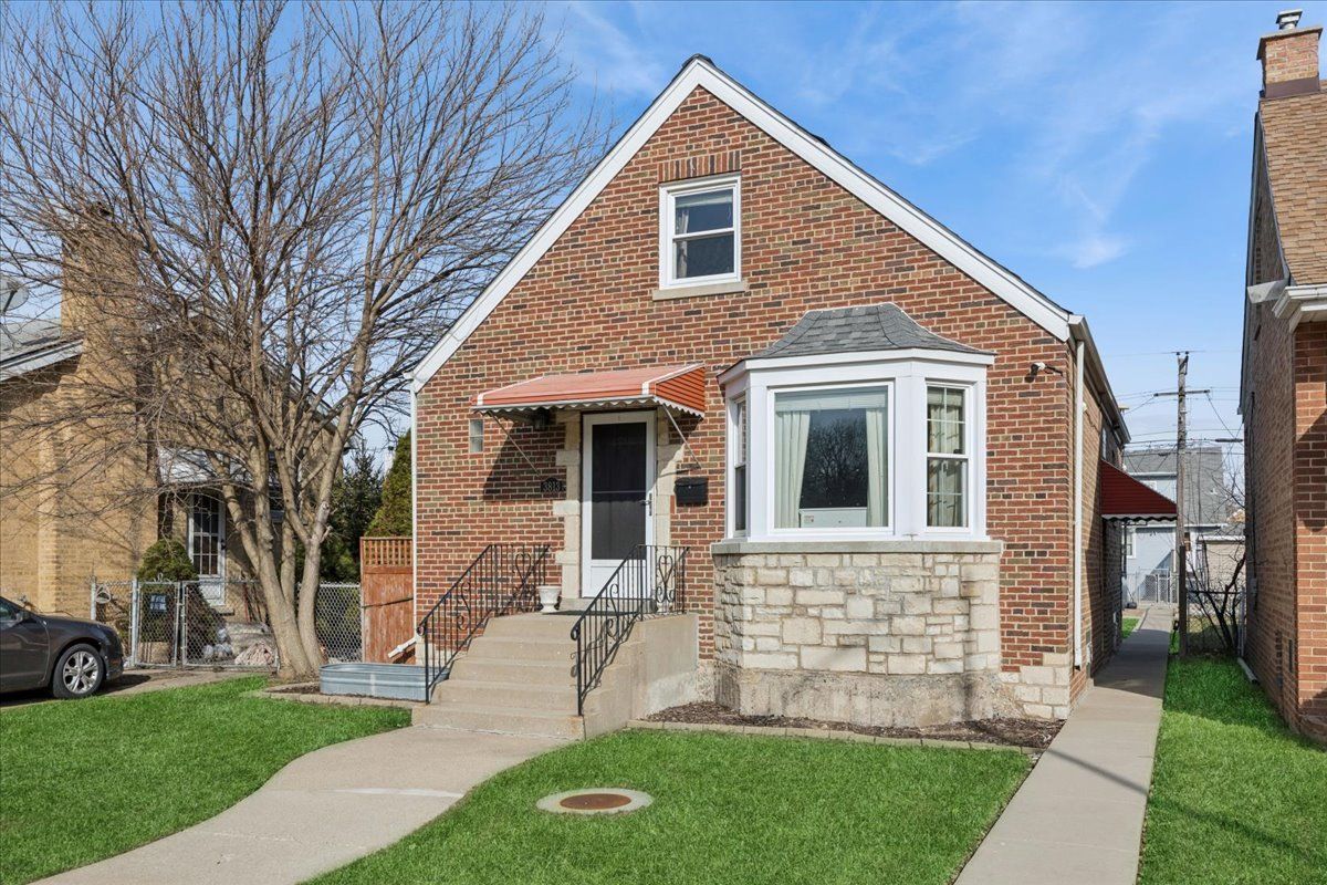 3813 CUMBERLAND Avenue, Chicago, IL 60634