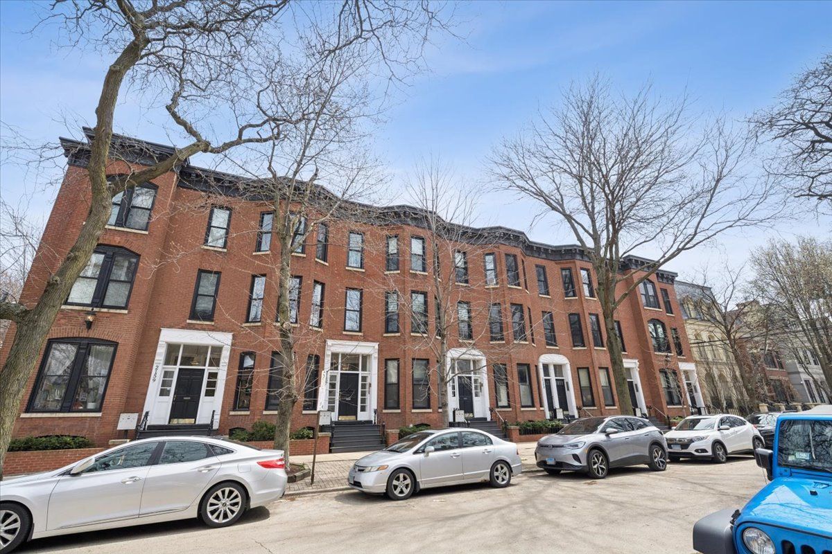 2151 N SEMINARY Avenue #B — Chicago, IL 60614