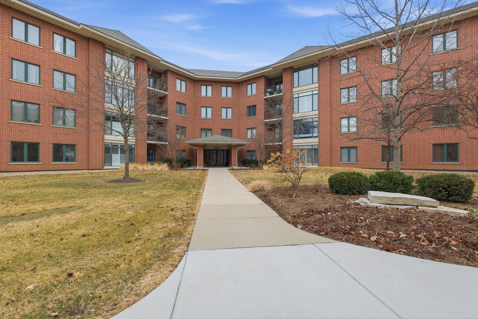 875 E 22nd Street #410 — Lombard, IL 60148