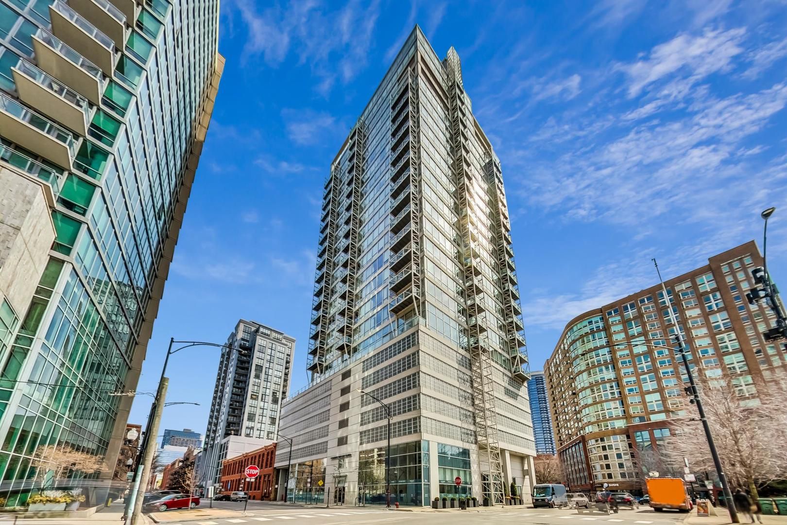 653 N Kingsbury Street #1907 — Chicago, IL 60654