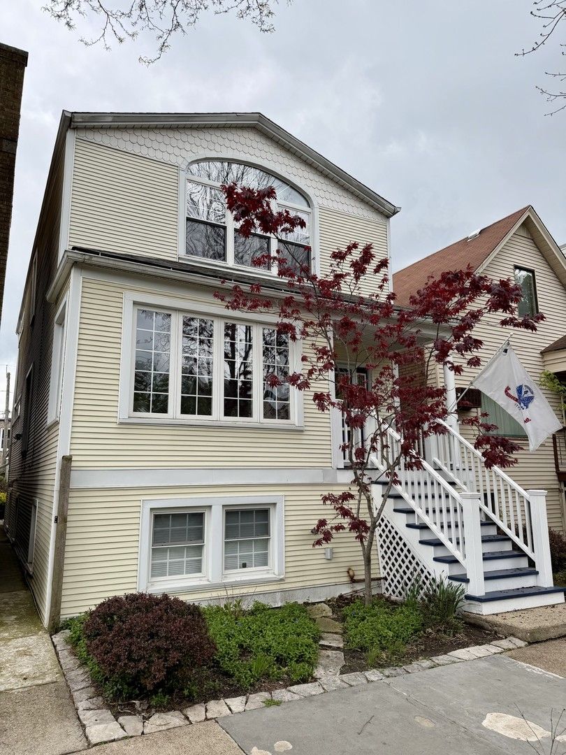 2435 Belle Plaine Avenue, Chicago, IL 60618