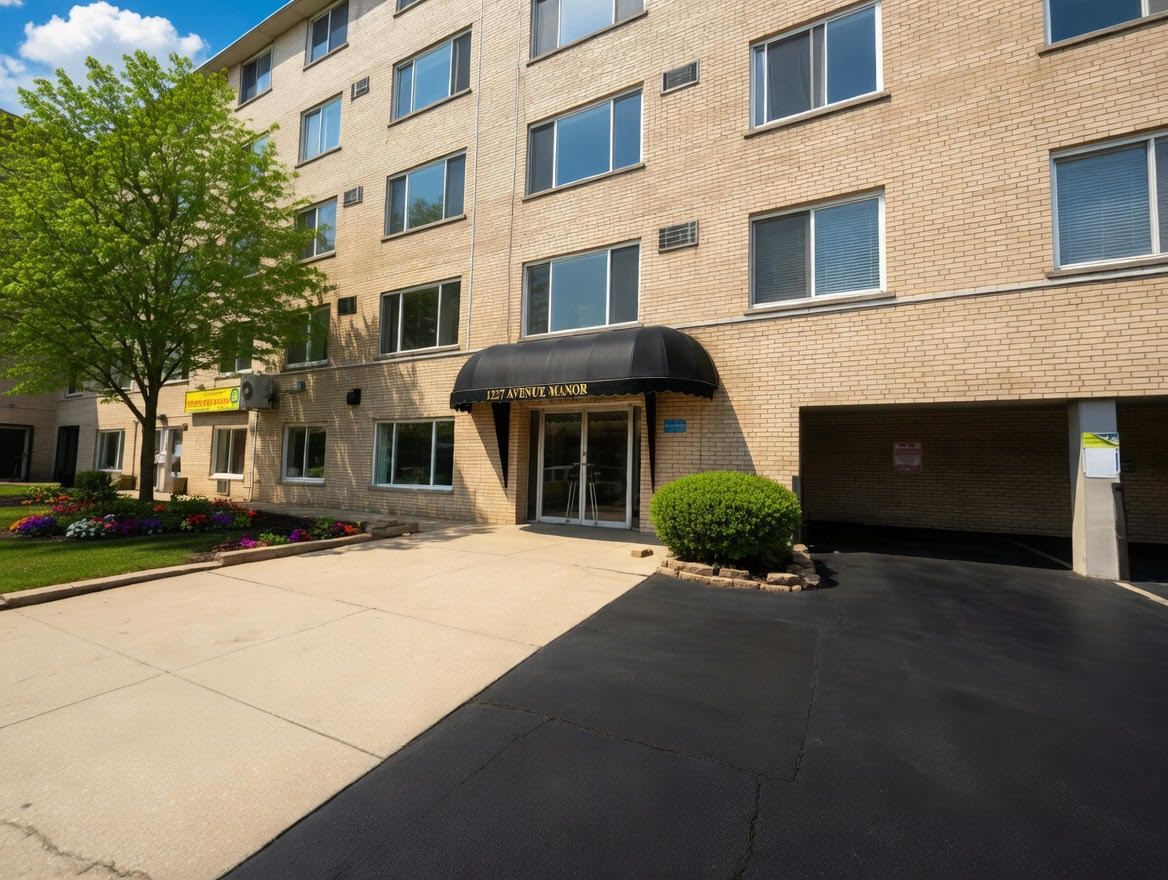1227 S Harlem Avenue #301 — Berwyn, IL 60402
