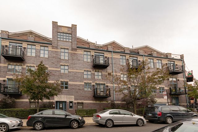 865 Buckingham Place, Chicago, IL 60657