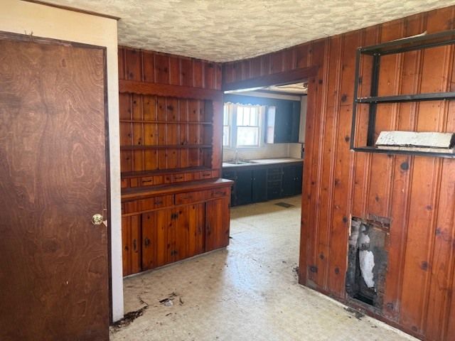 600 Dewey Street, Eldorado, IL 62930