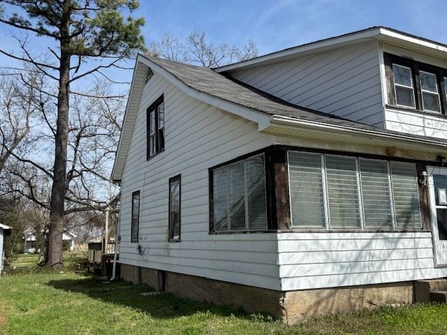 600 Dewey Street, Eldorado, IL 62930