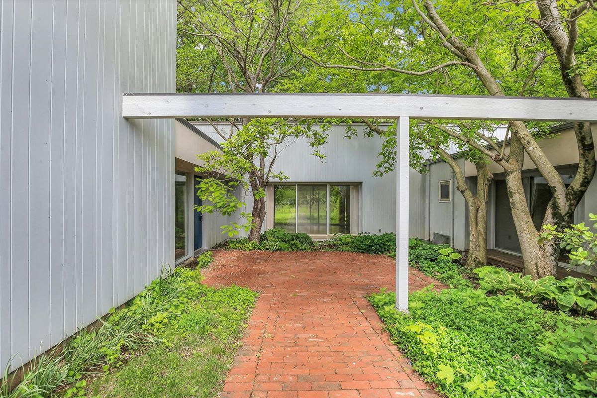 3406 S Persimmon Circle, Urbana, IL 61802
