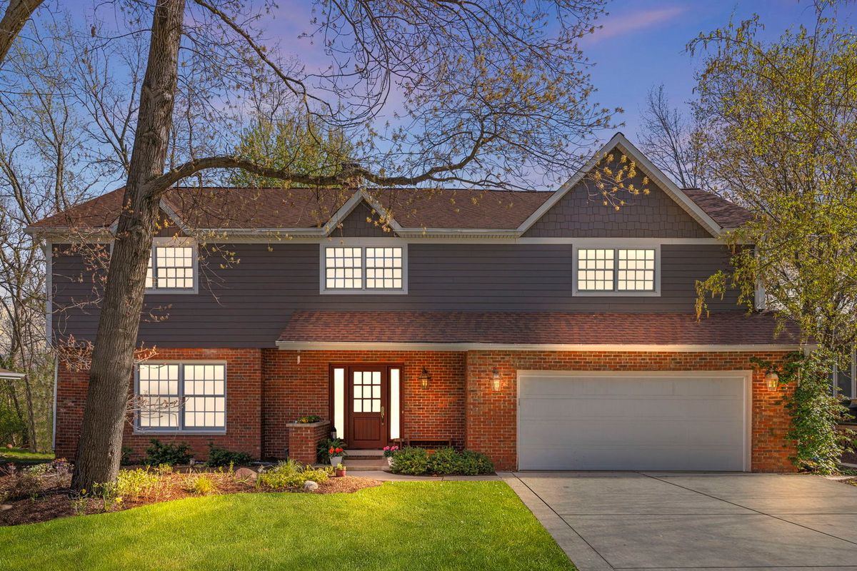 2135 Oak Hill Drive, Lisle, IL 60532