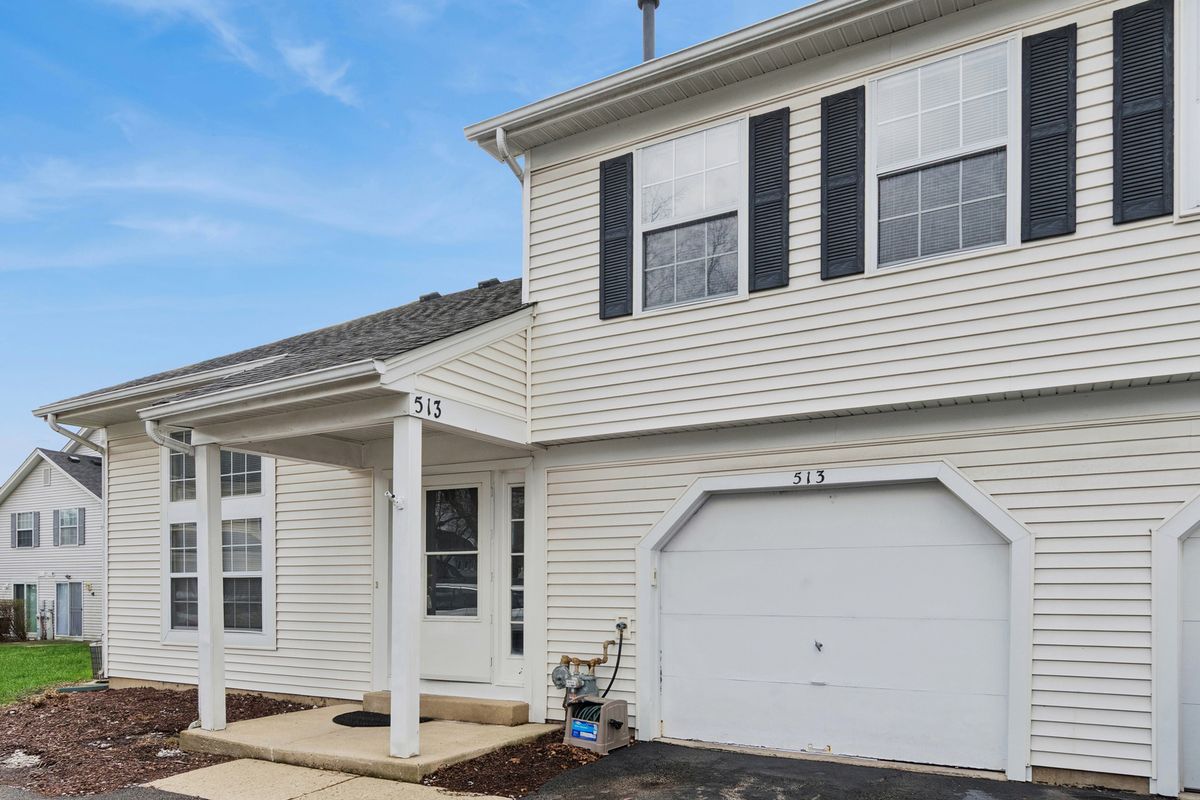 513 East Avenue, Streamwood, IL 60107