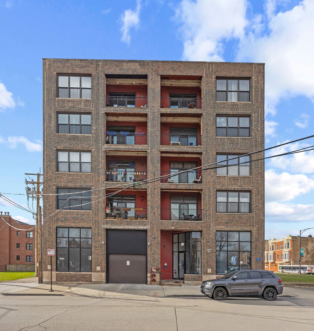 809 E 40th Street #4-3 — Chicago, IL 60653