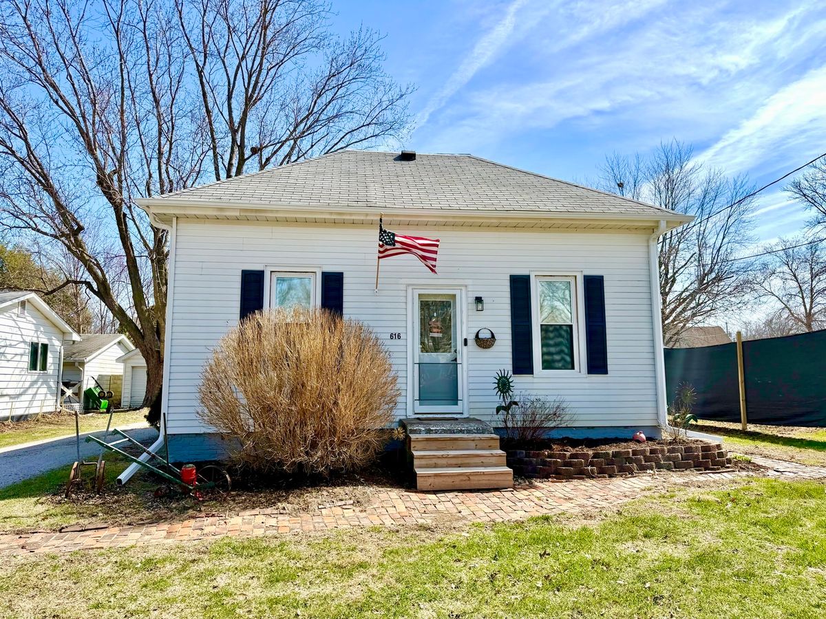 616 2nd Avenue, Aledo, IL 61231