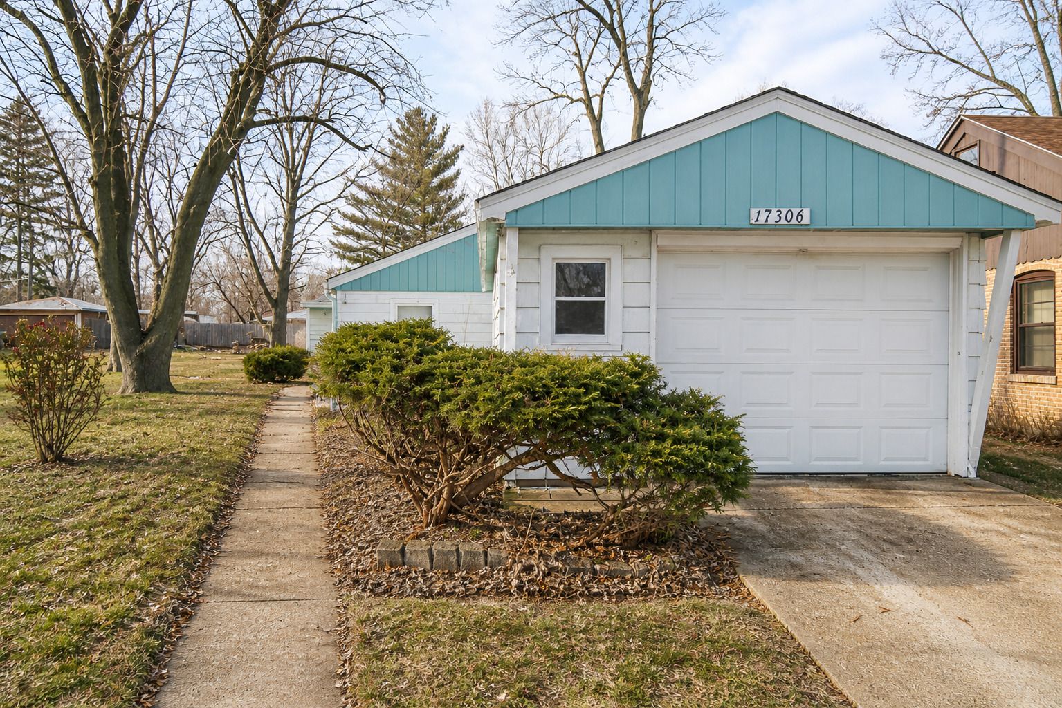 17306 Holmes Avenue — Hazel Crest, IL 60429
