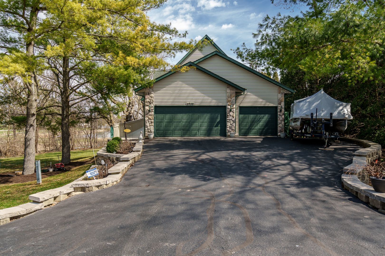 1700 Candlewick Drive — Poplar Grove, IL 61065