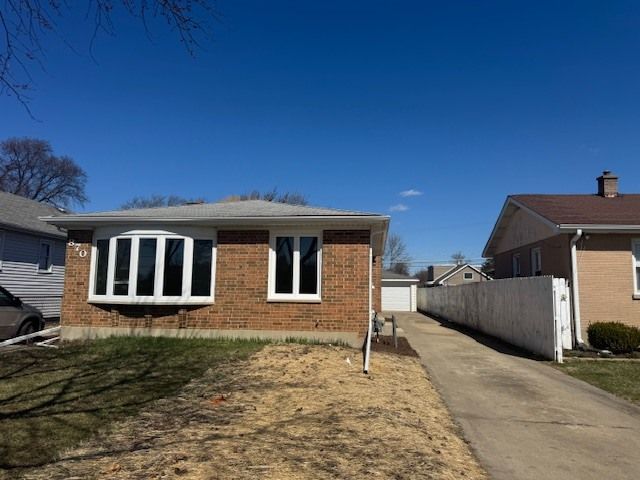 870 E Thacker Street — Des Plaines, IL 60016