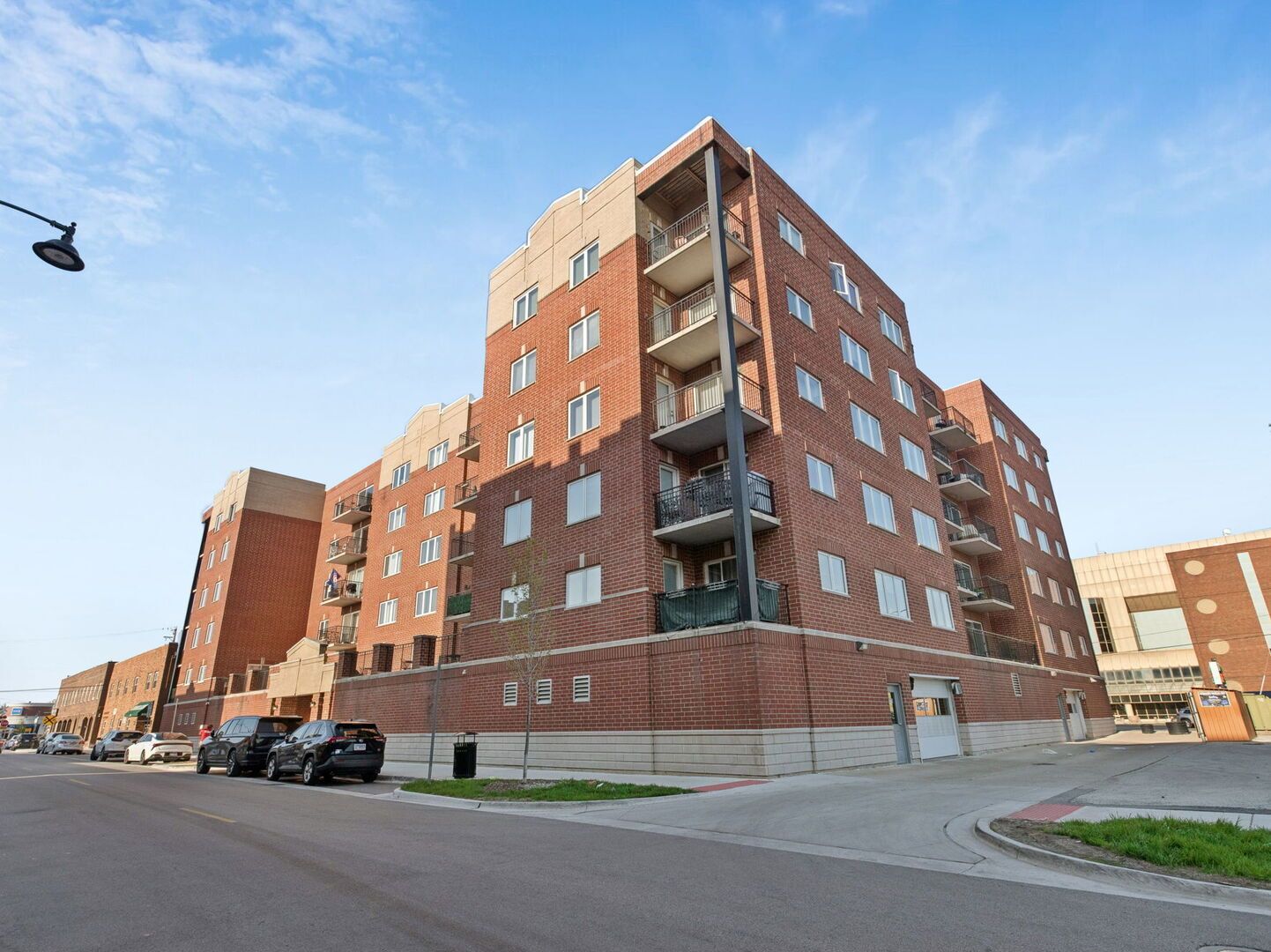 3303 GROVE Avenue #604 — Berwyn, IL 60402