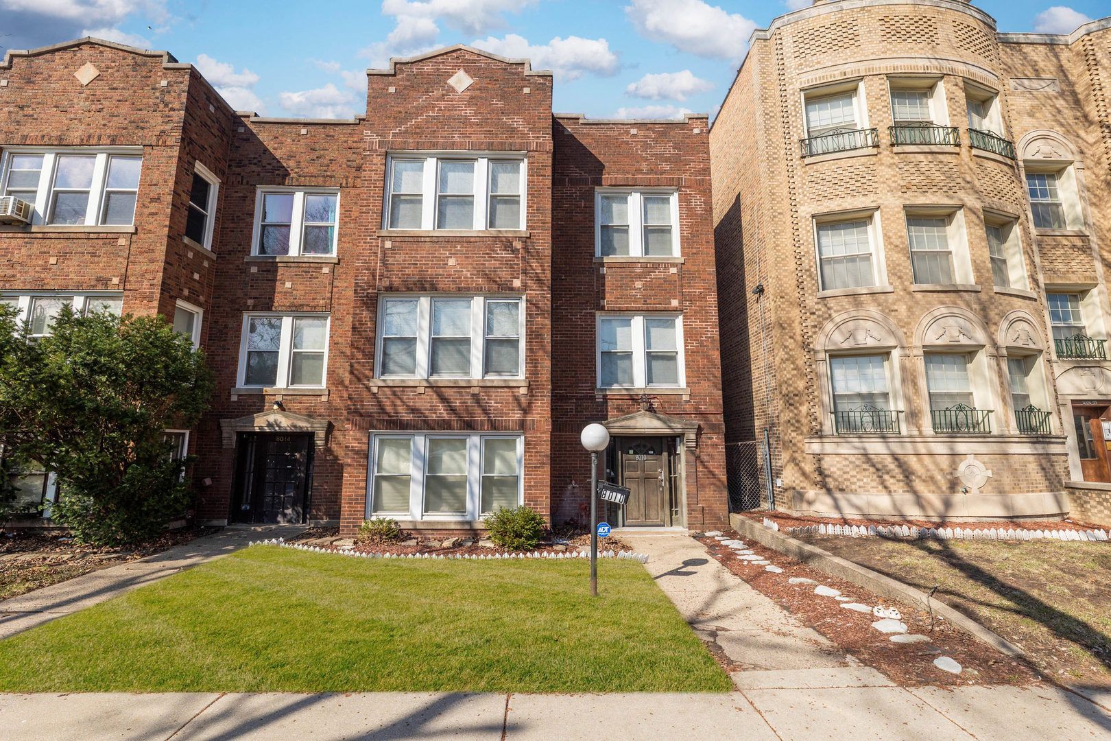 8010 S Michigan Avenue #2 — Chicago, IL 60619