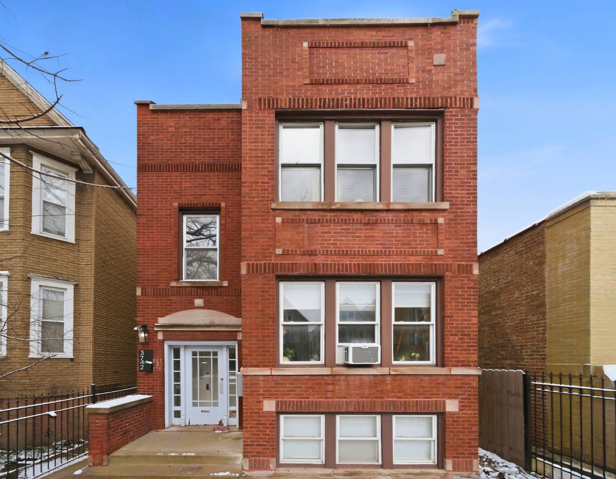 3742 Diversey Avenue, Chicago, IL 60647