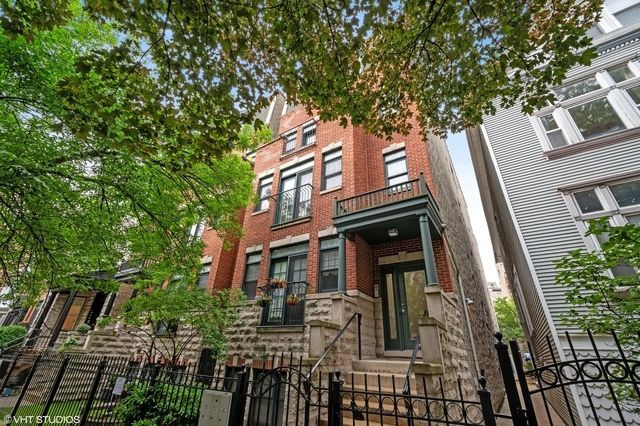 853 W Roscoe Street #1 — Chicago, IL 60657