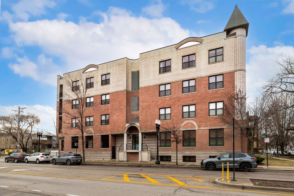 1735 Lawrence Avenue, Chicago, IL 60640