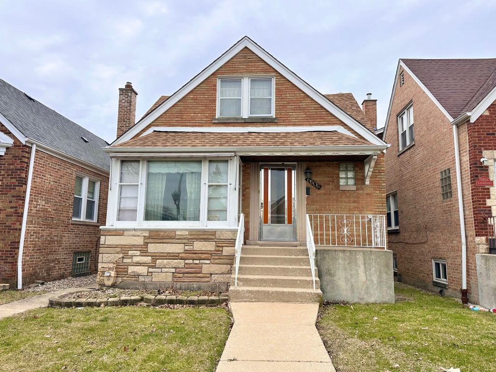 6606 Komensky Avenue, Chicago, IL 60629