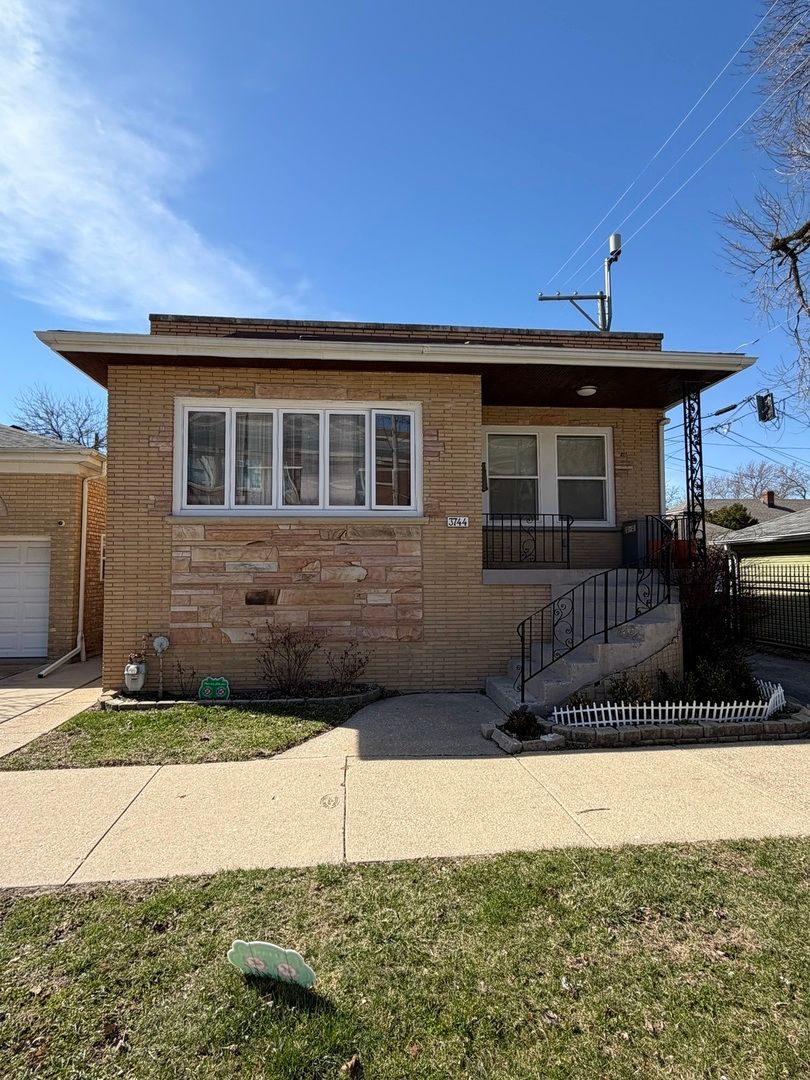 3744 Lockwood Avenue, Chicago, IL 60641