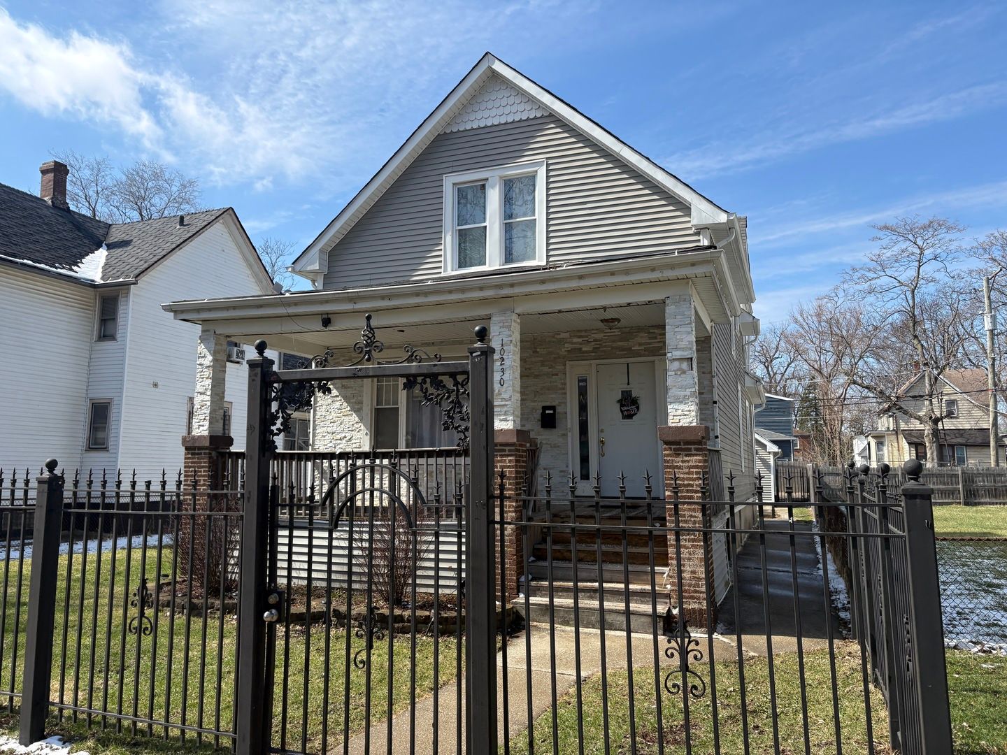 10230 S Parnell Avenue — Chicago, IL 60628