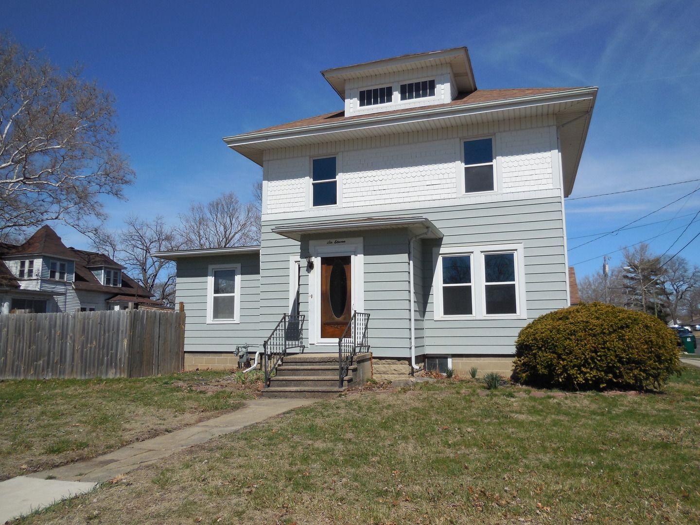 611 Dixon Avenue — Rock Falls, IL 61071