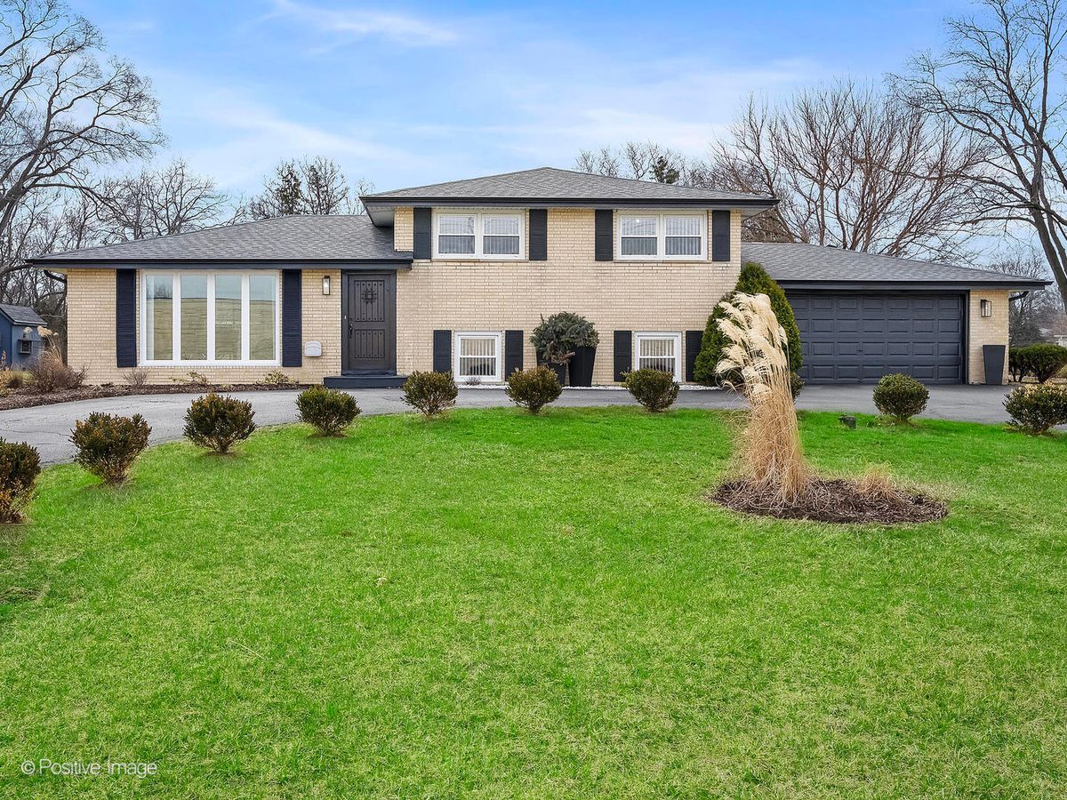 20W065 Frontage Road, Lemont, IL 60439