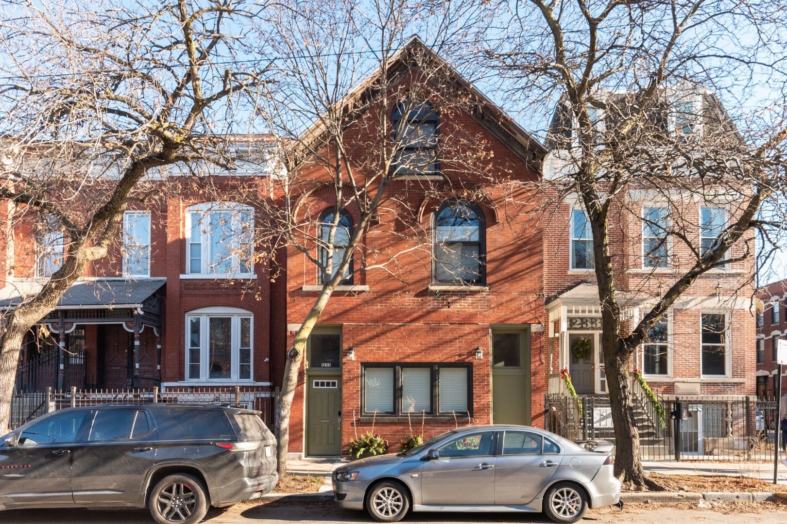 1235 N Damen Avenue — Chicago, IL 60622
