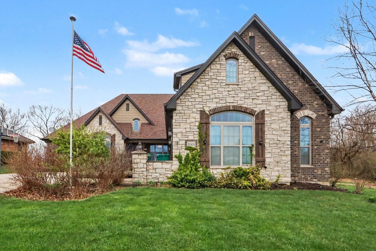 21433 S Wooded Cove Drive, Elwood, IL 60421