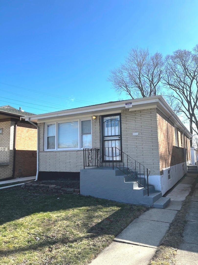13055 S BUFFALO Avenue — Chicago, IL 60633