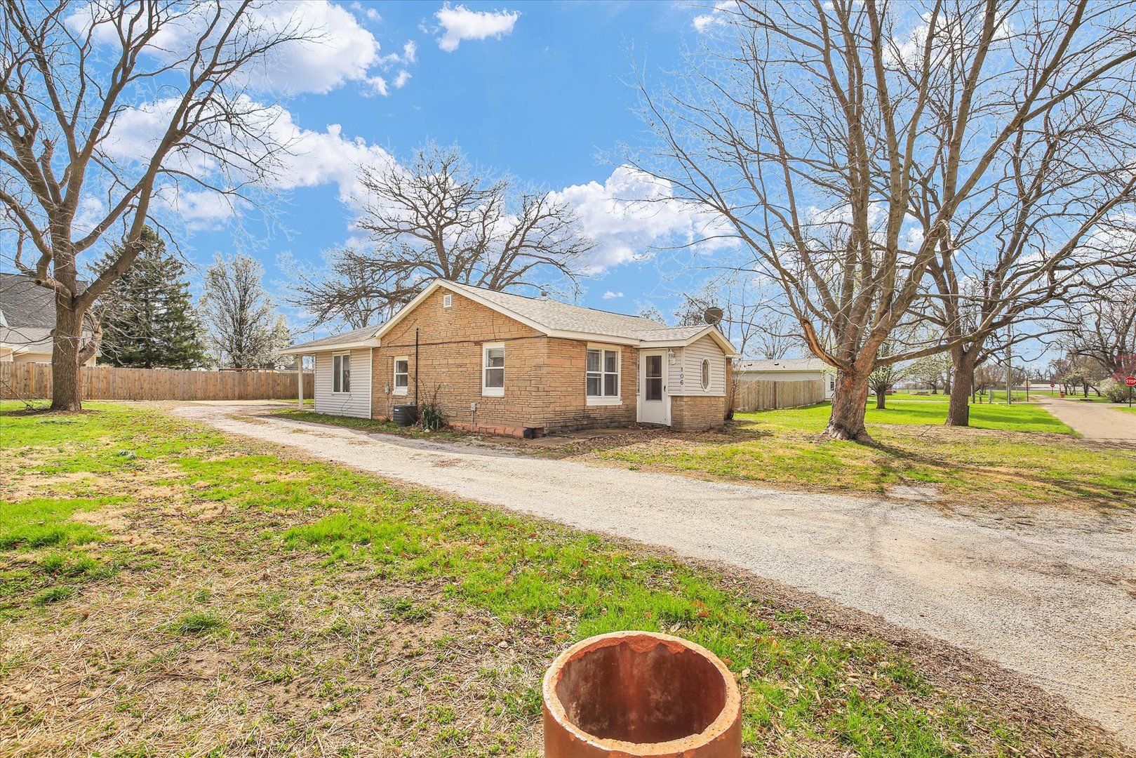 106 E Harrison Street — Catlin, IL 61817