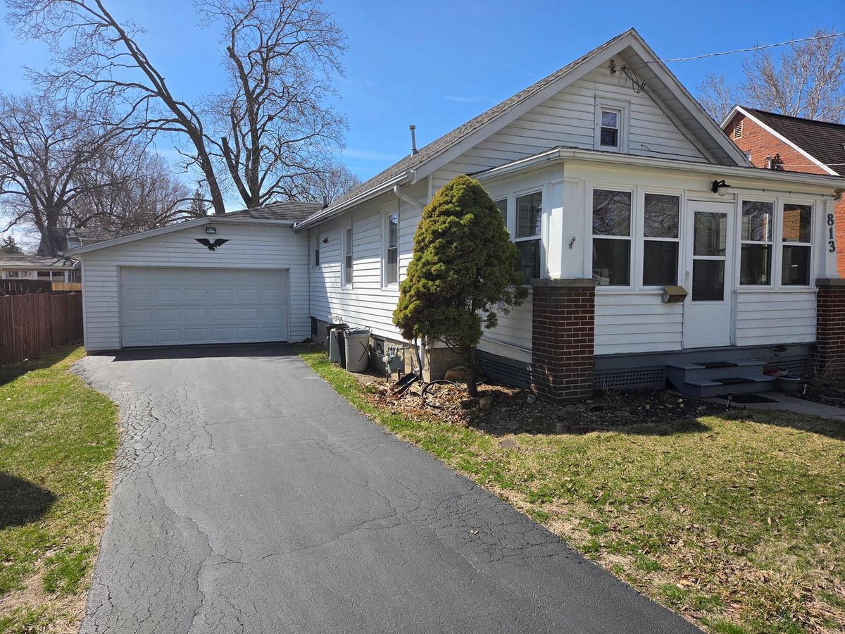 813 15th Street, Sterling, IL 61081