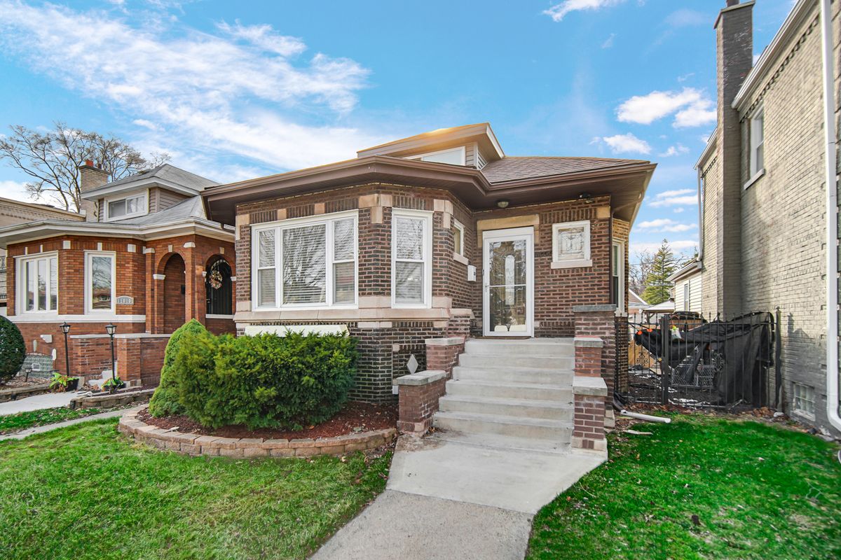 11008 Wallace Street, Chicago, IL 60628