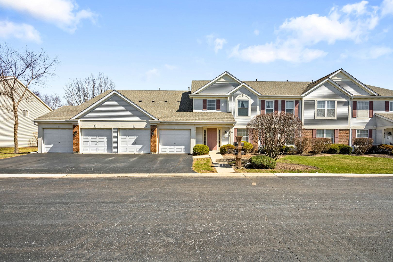 13809 S Bristlecone Drive #A — Plainfield, IL 60544