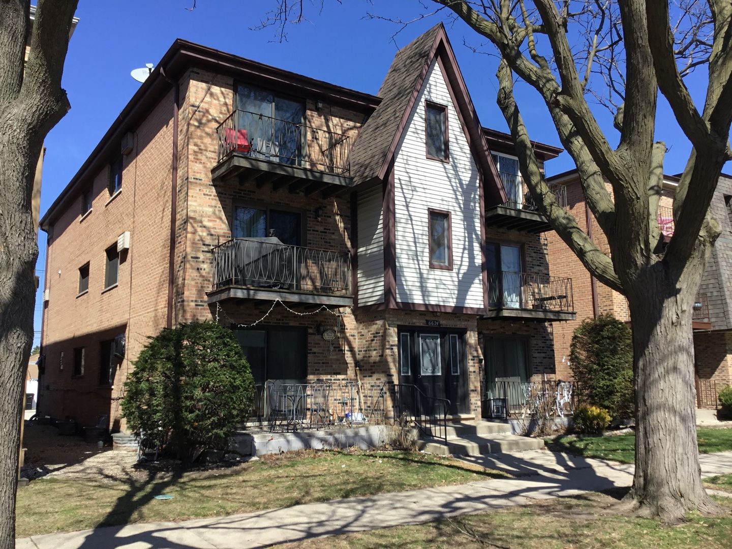 6624 W 64th Place #3A — Chicago, IL 60638
