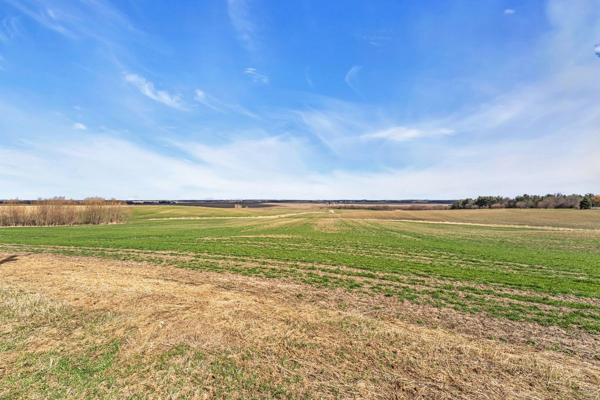 000 McCauley Road, Woodstock, IL 60098