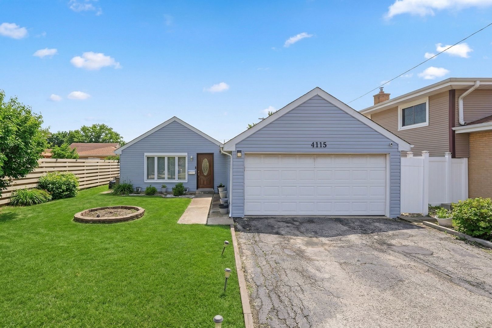 4115 Denley Avenue — Schiller Park, IL 60176