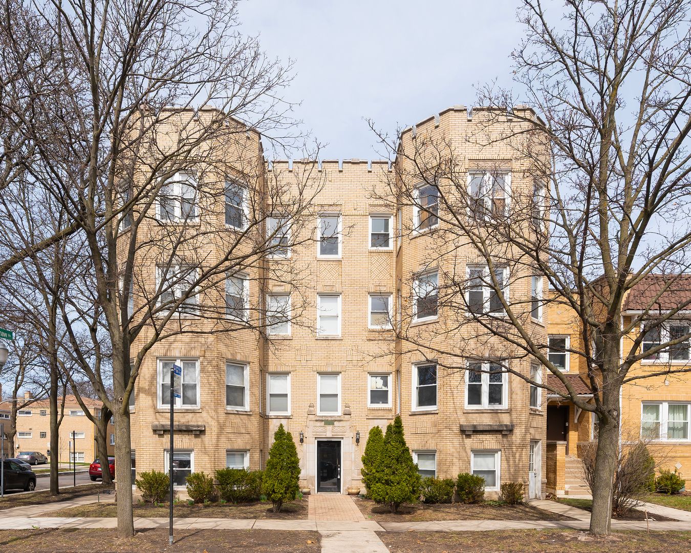 2656 W Lunt Avenue #1 — Chicago, IL 60645