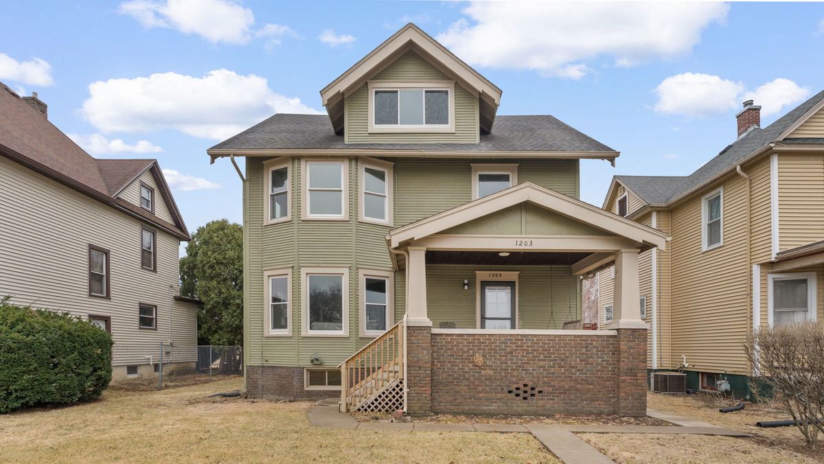 1203 Locust Street, Davenport, IA 52804