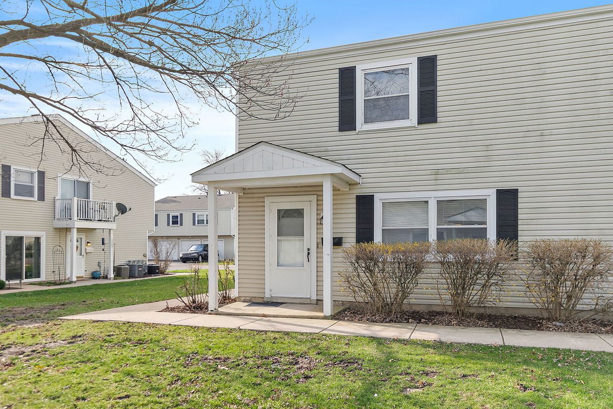 328 David Court, Bartlett, IL 60103