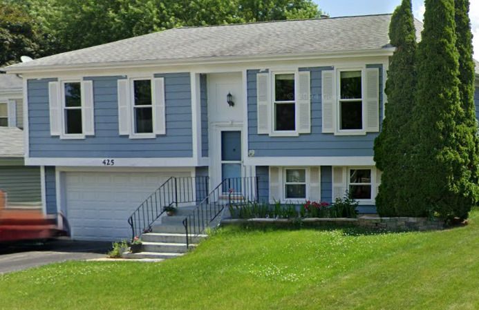 425 Norman Lane — Roselle, IL 60172